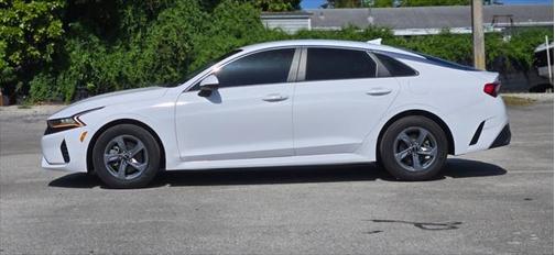 2022 Kia K5 LXS