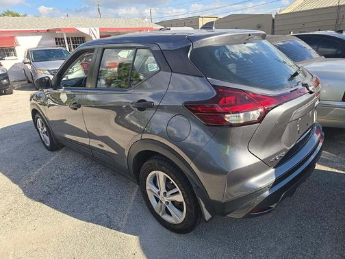 2023 Nissan Kicks S