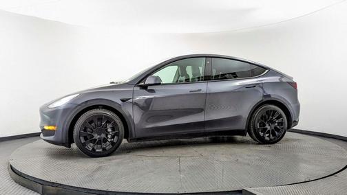 Midnight Silver Metallic 2021 Tesla Model Y LONG RANGE