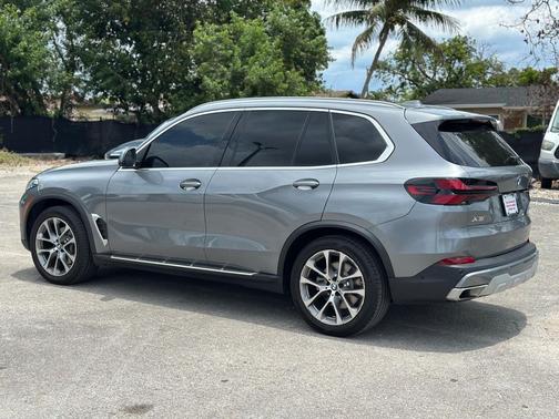 Skyscraper Grey Metallic 2024 BMW X5 sDrive40i