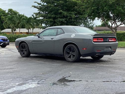 2018 Dodge Challenger SXT