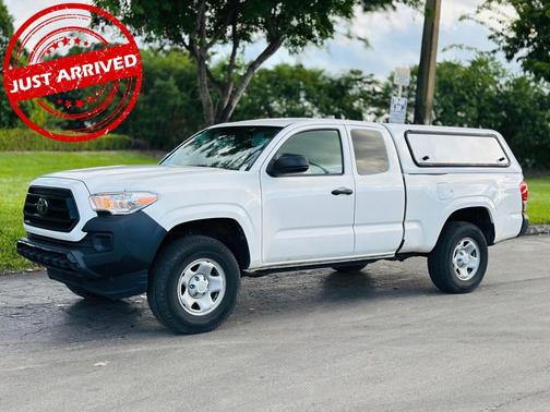 2022 Toyota Tacoma SR