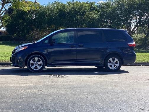 2019 Toyota Sienna SE