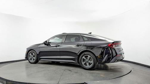 2022 Kia K5 LX