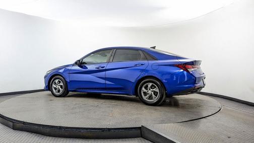 2021 Hyundai ELANTRA SE