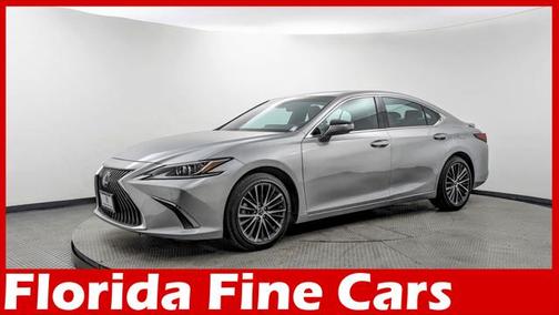 2022 Lexus ES 300h Base
