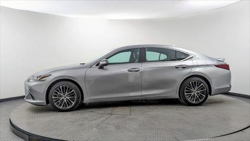 2022 Lexus ES 300h Base