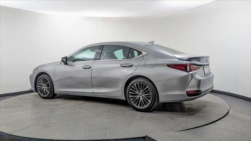 2022 Lexus ES 300h Base