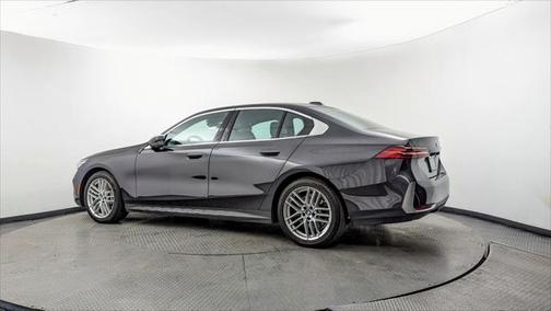 2024 BMW 530 i
