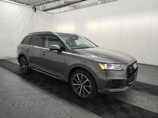2022 Audi Q7 55 Premium Plus