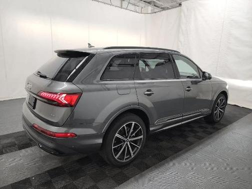 2022 Audi Q7 55 Premium Plus