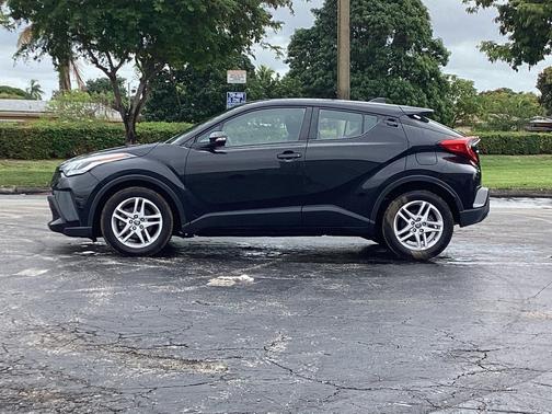 2020 Toyota C-HR LE
