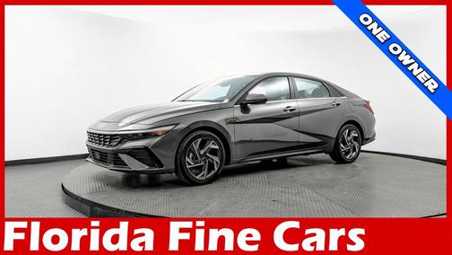 2025 Hyundai ELANTRA Limited