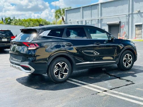 2024 Kia Sportage LX