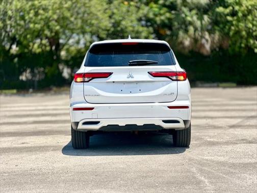 2023 Mitsubishi Outlander PHEV SE S-AWC