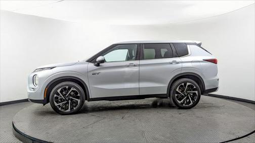2023 Mitsubishi Outlander PHEV SE S-AWC