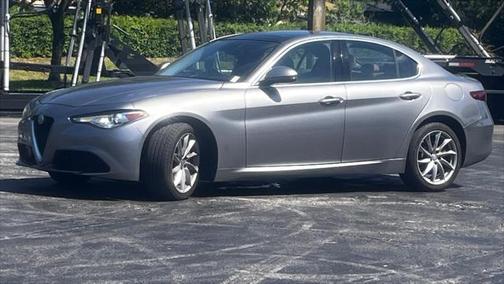 2017 Alfa Romeo Giulia Base