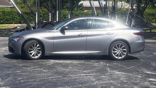 2017 Alfa Romeo Giulia Base