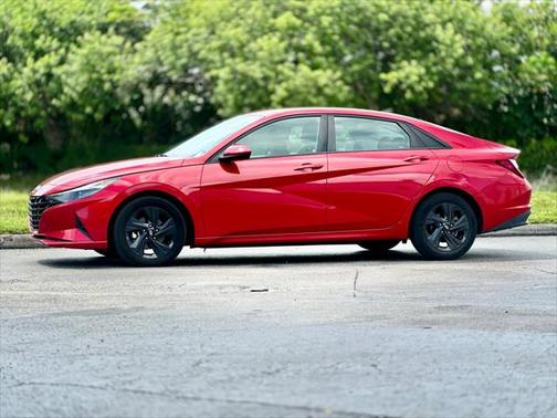 2021 Hyundai ELANTRA SEL