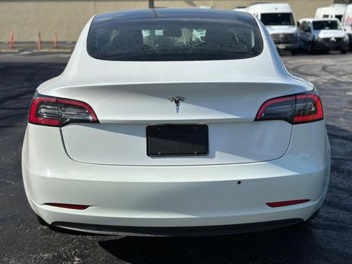 Pearl White Multi-Coat 2019 Tesla Model 3 Standard Range Plus