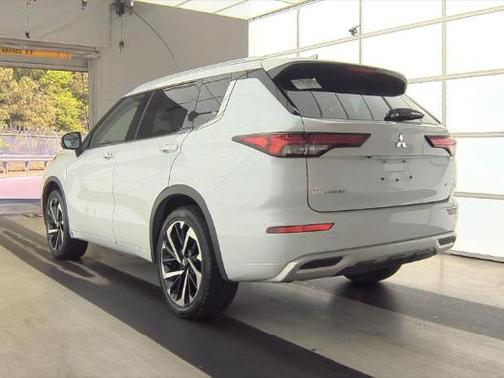 2023 Mitsubishi Outlander SEL 2.5 2WD