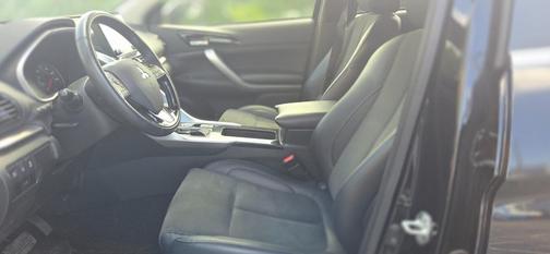Labrador Black Pearl 2024 Mitsubishi Eclipse Cross SE