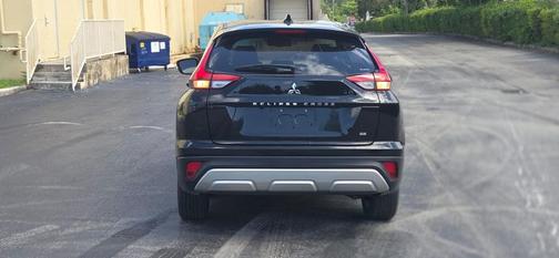 Labrador Black Pearl 2024 Mitsubishi Eclipse Cross SE