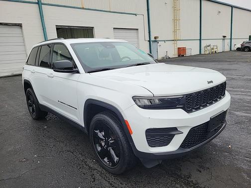 2022 Jeep Grand Cherokee Altitude