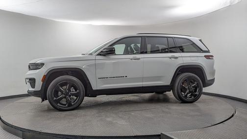 2022 Jeep Grand Cherokee Altitude