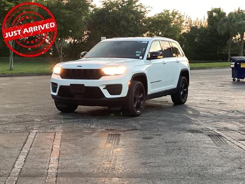 2022 Jeep Grand Cherokee Altitude