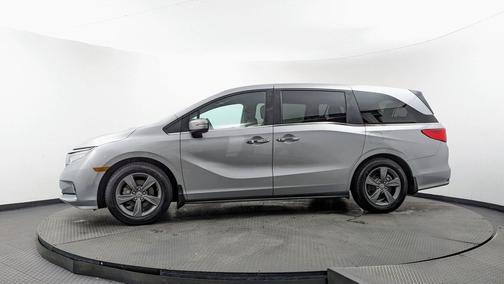 Lunar Silver Metallic 2022 Honda Odyssey EX