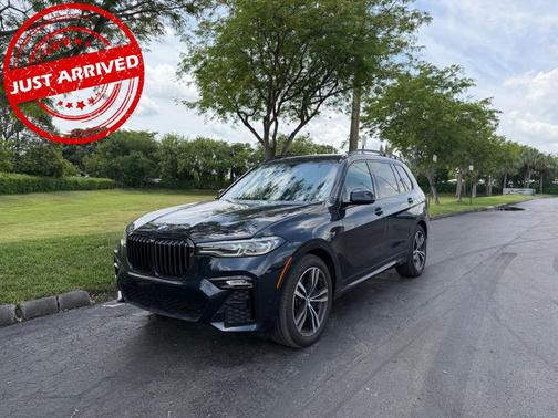 Carbon Black Metallic 2022 BMW X7 xDrive40i