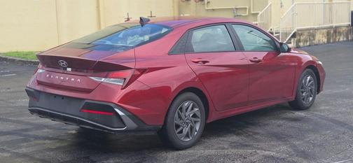 Ultimate Red 2024 Hyundai ELANTRA SEL