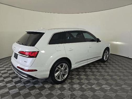 2023 Audi Q7 55 Premium Plus