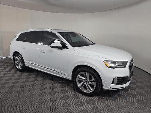 2023 Audi Q7 55 Premium Plus
