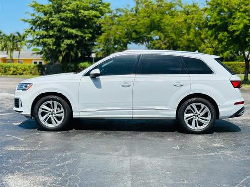 2023 Audi Q7 55 Premium Plus