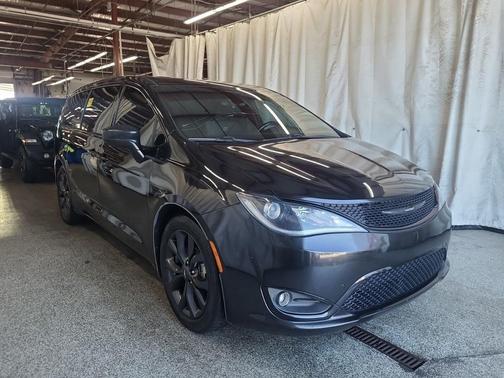 2018 Chrysler Pacifica Touring Plus