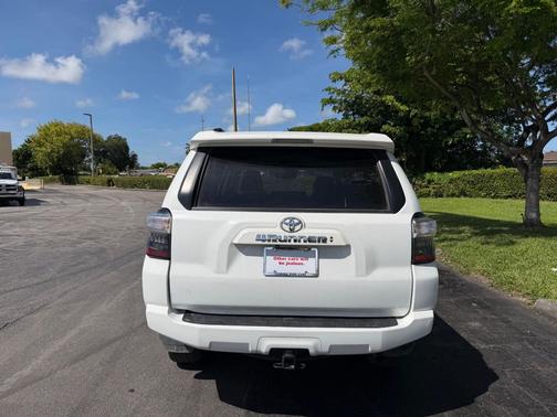 Ice Cap 2024 Toyota 4Runner SR5
