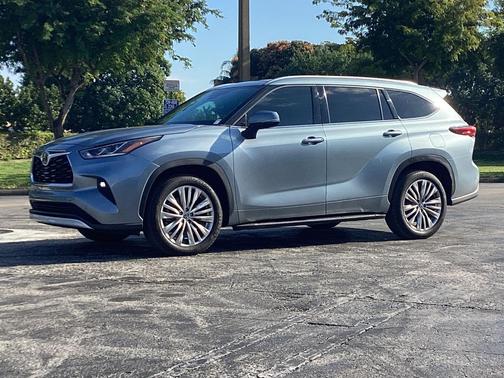 2023 Toyota Highlander Platinum