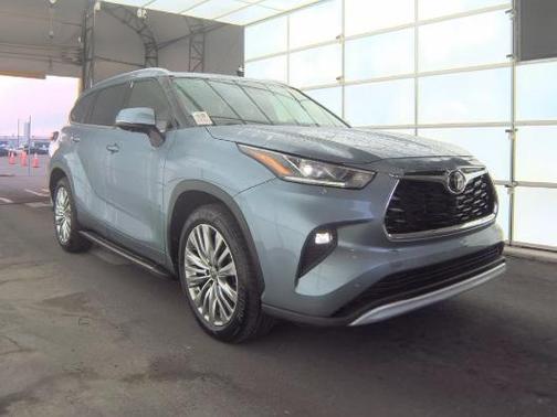 2023 Toyota Highlander Platinum