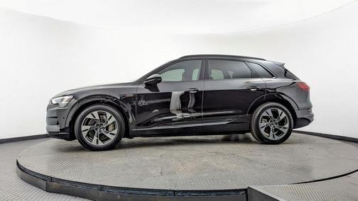 2022 Audi e-tron Premium