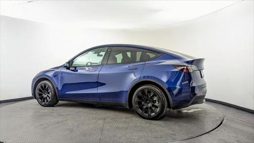 2022 Tesla Model Y Long Range Dual Motor All-Wheel Drive