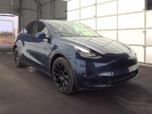 2022 Tesla Model Y Long Range Dual Motor All-Wheel Drive