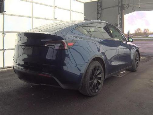 2022 Tesla Model Y Long Range Dual Motor All-Wheel Drive