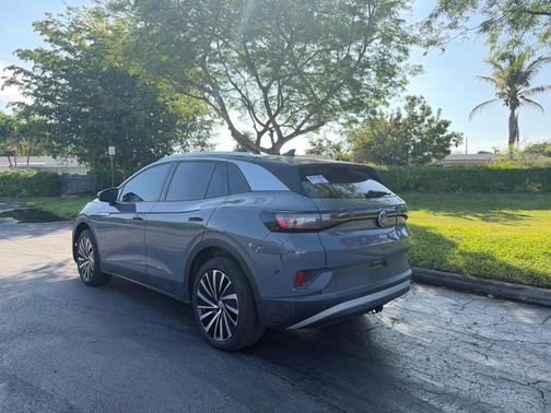 Pure Gray w/Black Roof 2023 Volkswagen ID.4 PRO S PLUS