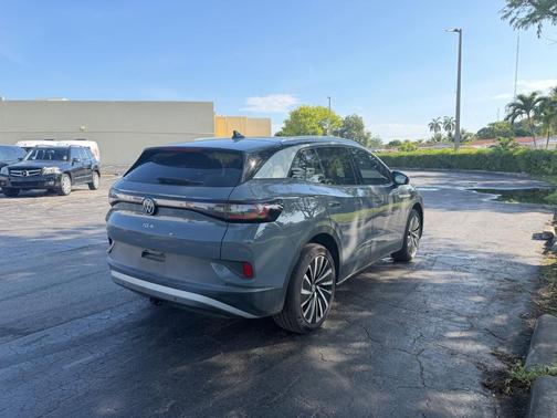 Pure Gray w/Black Roof 2023 Volkswagen ID.4 PRO S PLUS