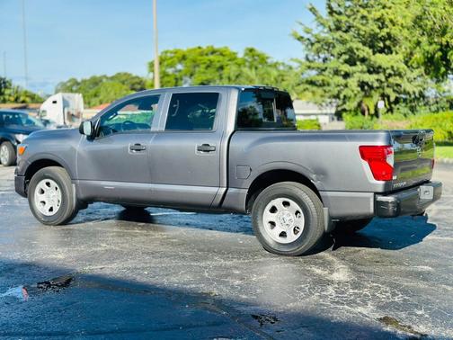 2022 Nissan Titan S