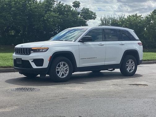 2024 Jeep Grand Cherokee Laredo