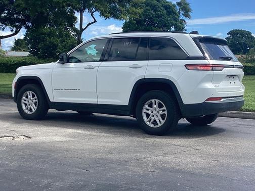 2024 Jeep Grand Cherokee Laredo