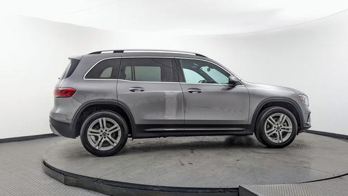Mountain Grey Metallic 2022 Mercedes-Benz GLB 250 4MATIC